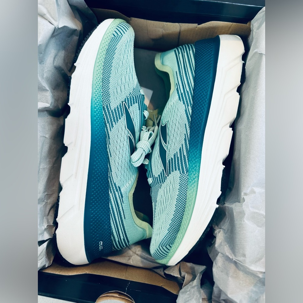 Altra Duo NIB